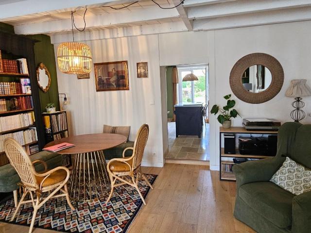 Amateurs de maisons anciennes avec projet familial ou profes. 239m² Dignac