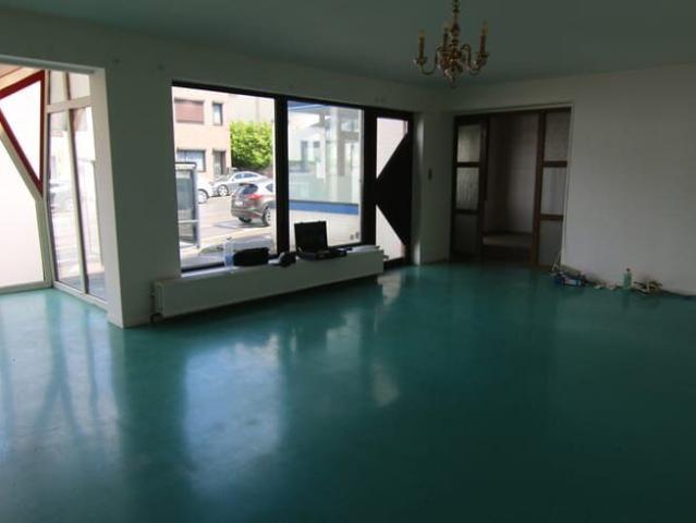 Pour visiter appart. Ch. de Philippeville 498/2:0474204204