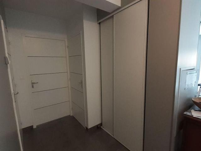 Pour visiter, appeler le 02.23.55.91.17. Situé dans une impasse, cette maison récente vous off.
