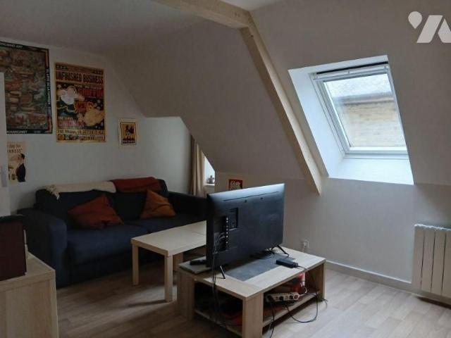 Pour visiter et renseignements appeler le 02.23.55.91.17 VITRE, Centre Ville. Un bel apparteme.