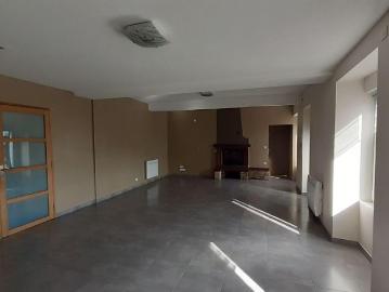 Pour visiter et renseignements, appeler le 02.23.55.91.17 Située entre VITRE et CHATEAUBOURG.