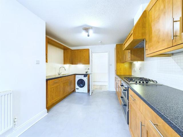 Powderhall Rigg, Powderhall. 3 bed apartment to rent £1,650 pcm £381 pw