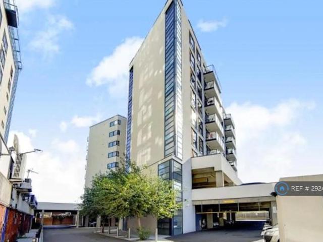 Powell House, Enfield, EN1 2 bed flat to rent £1,850 pcm £427 pw