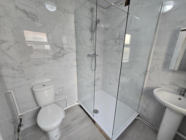 Powell Street, Wolverhampton, WV10 2 bed terraced house to rent £1,000 pcm £231 pw