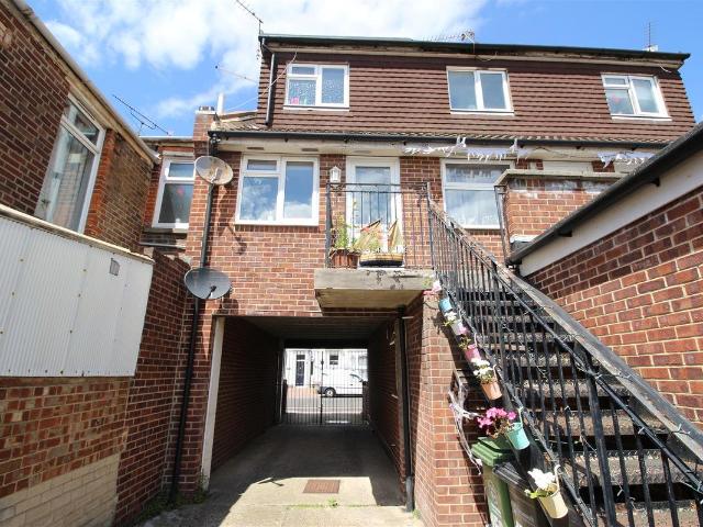 Powerscourt Road, North End, Portsmouth, Hants PO2, 1 bed flat to rent, £825 pcm | PrimeLocation