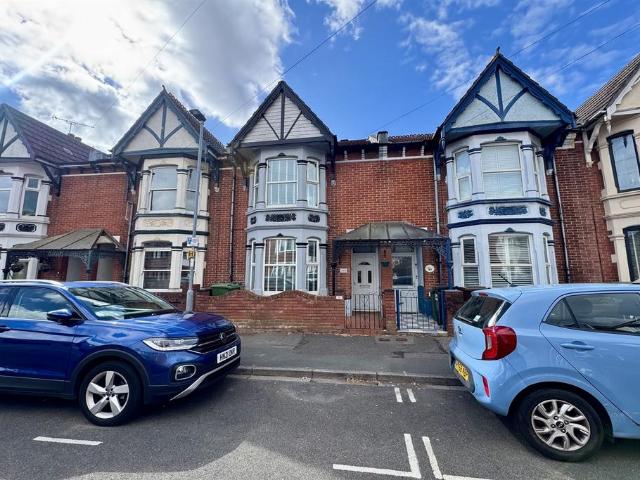 Powerscourt Road, Portsmouth, PO2 3 bed terraced house to rent £1,550 pcm £358 pw