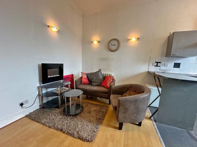 Powis Terrace, Powis, Aberdeen AB25, 2 bed flat to rent, £525 pcm | PrimeLocation