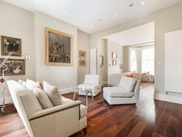 Powis Gardens, London, W11 5 bed terraced house to rent £12,000 pcm £2,769 pw
