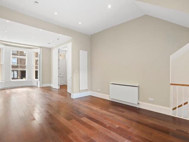 Powis Gardens, London, W11 5 bed terraced house to rent £12,000 pcm £2,769 pw
