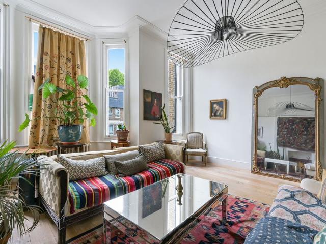Powis Gardens, W11, London