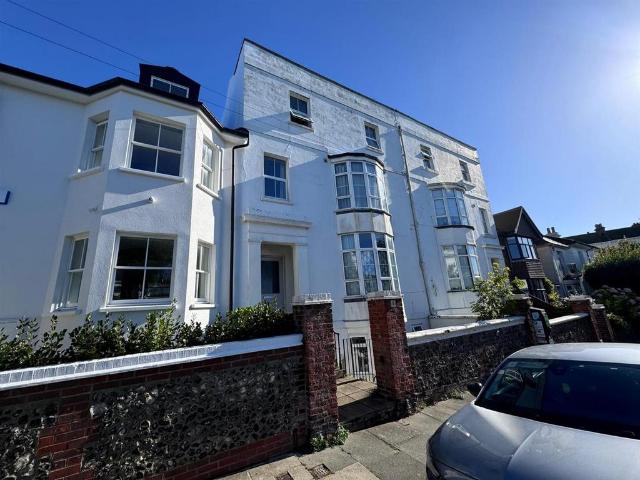 Powis Grove, Brighton Studio to rent £850 pcm £196 pw