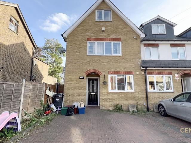 Pownall Road, Hounslow TW3, 4 bed terraced house to rent, £2,800 pcm | PrimeLocation