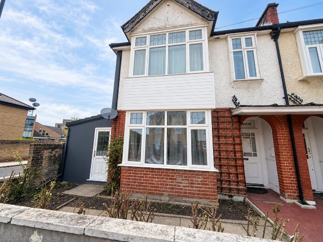 Pownall Road, Hounslow TW3, 6 bed end terrace house to rent, £4,200 pcm | PrimeLocation