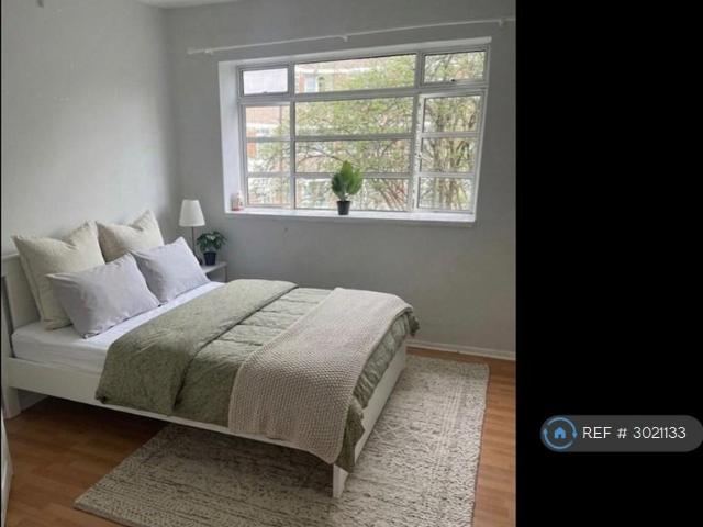 Poynders Road, London, SW4 1 bed in a flat share to rent £1,100 pcm £254 pw