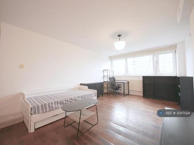 Poynter House, London, W11 1 bed flat to rent £1,850 pcm £427 pw