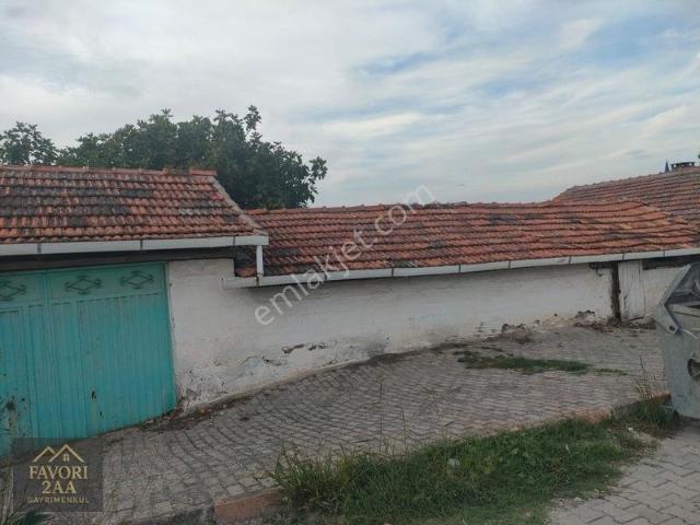 Poyracık Mah. Geniş Bahçesı Olan Müstakil Ev