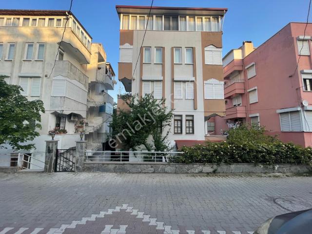Poyraz Gayrimenkul'den Altınoluk'ta Satılık Öncephe Arakat Kaloriferli Daire