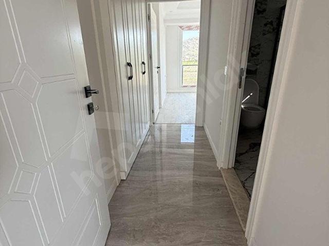 POYRAZ EMLAKALTINTAS MAHALLESİNDE YENİ 1+1 ARA KAT DAİRE