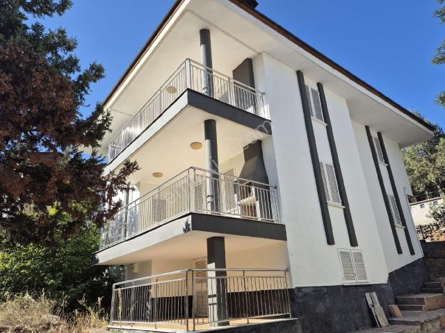 Pozantı Tekir Kahraman Gülek Mevkiinde 5+1 Satılık Triplex