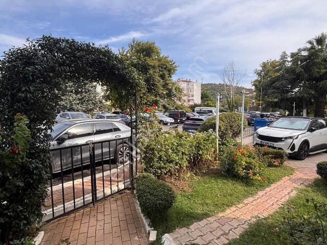 Pozitif'ten Zeytinli Mahallesinde Asansörlü Eşyalı Kiralık