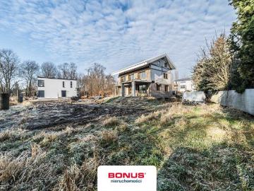 Nowoczesny dom w trakcie budowy, 339 m2, ogród i garaż