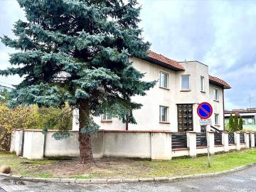 Przestronny dom 8 pokoi z potencjałem inwestycyjnym