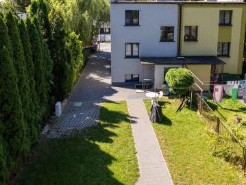 Dom inwestycyjny z 10 pokojami i 12 000 zł miesięcznego dochodu