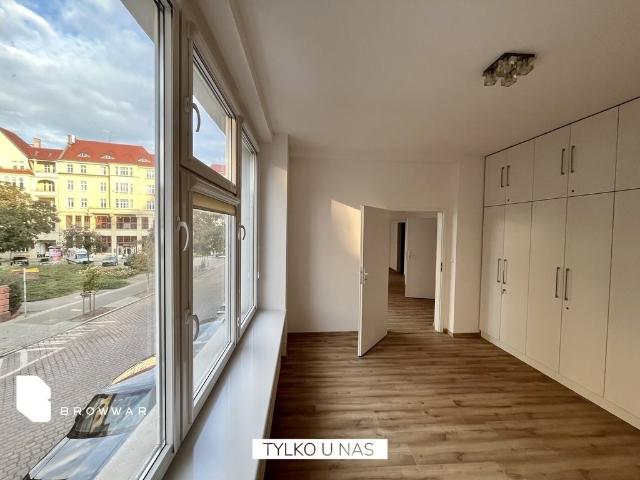 Na sprzedaż przestronne 3 pokojowe mieszkanie 66 m² w centrum Poznania