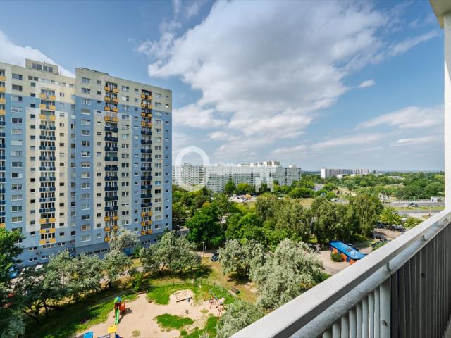 Na sprzedaż przestronne 55 m² mieszkanie z panoramicznym widokiem na Chartowo