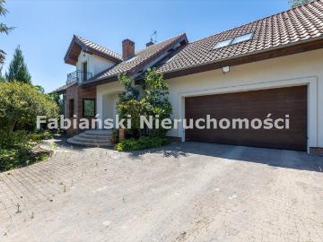 Nowoczesny dom 200 m2 z ogrodem i podwójnym garażem