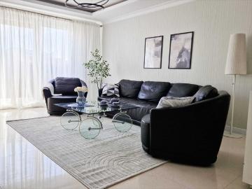 Stylowy apartament 70,5 m² z balkonami, klimatyzacją i windą