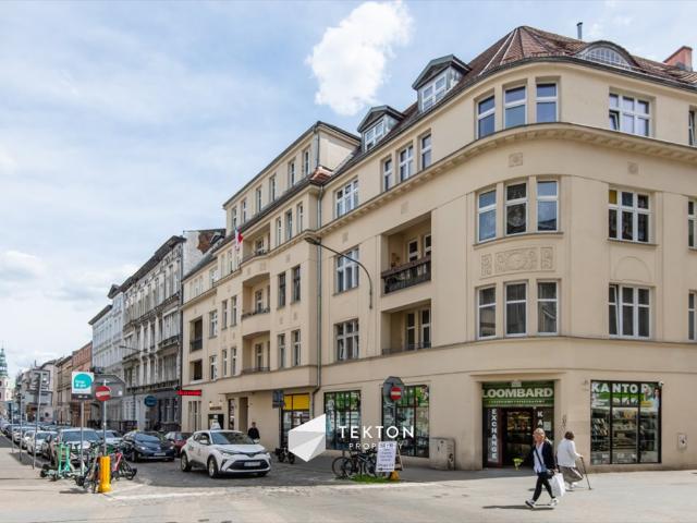 Na sprzedaż przestronne 4 pokojowe mieszkanie 102 m² w centrum Poznania