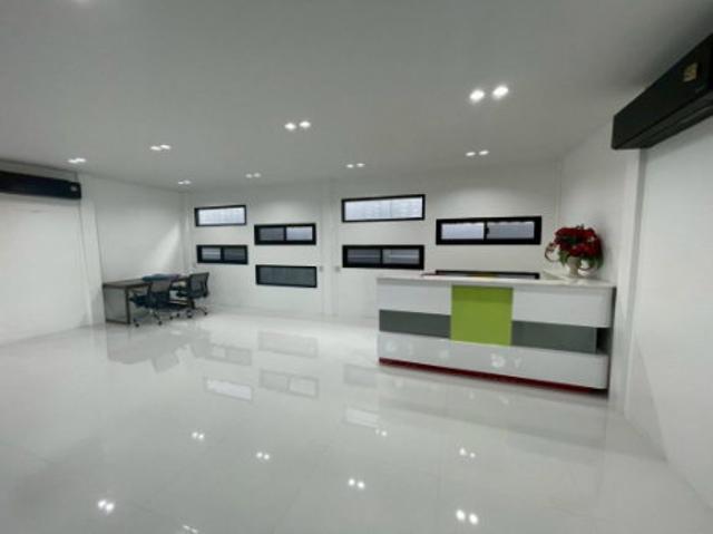 ปล่อย เช่า โกดังพรีเมี่ยมพร้อมใช้งาน ไฟ 3 เฟส สวนผักราชฤกษ์ ตลิ่งชัน