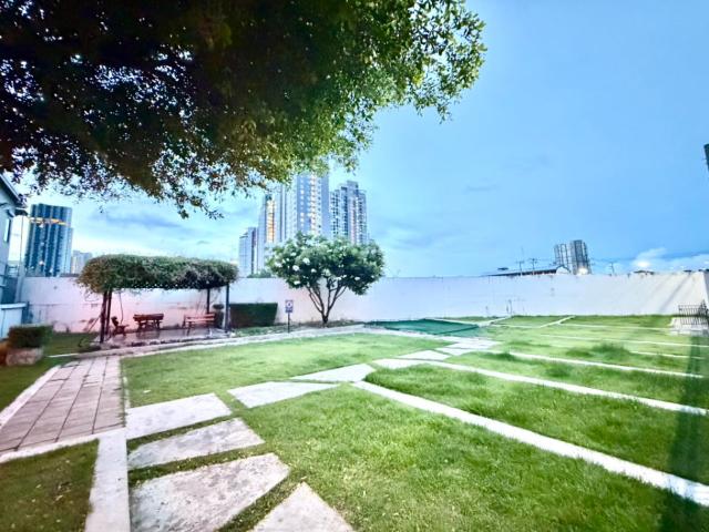 ปล่อยเช่า Townhome Luxury 3.5 ชั้น ทำเลสุขุมวิท ใกล้ BTS อ่อนนุช บ้านสวย วิวสวน เป็นส่วนตัว พร้อมเข้าอยู่ RW008059