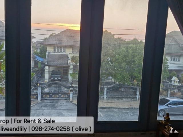 ปล่อยเช่า 35,000 /เดือน บ้านเดี่ยวให้เช่า 4 ห้องนอน 3 ห้องน้ำ 2 ห้องนั่งเล่น บ้านหลังใหญ่ใกล้ทะเลบางแสน