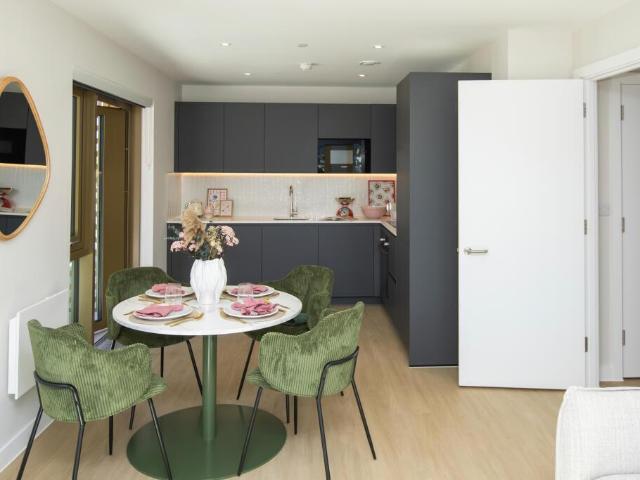Plot Flat 501 at Emporium House. 1 bed apartment to rent £1,680 pcm £388 pw