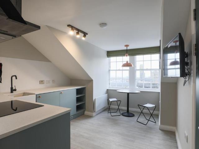 Plot South Bridge Postgrad, Premium. Studio to rent £1,664 pcm £384 pw