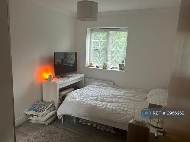 Plough Lane, Purley, CR8 2 bed flat to rent £1,900 pcm £438 pw