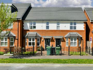 Plough Road, Ewell 3 bed end of terrace house to rent £2,750 pcm £635 pw