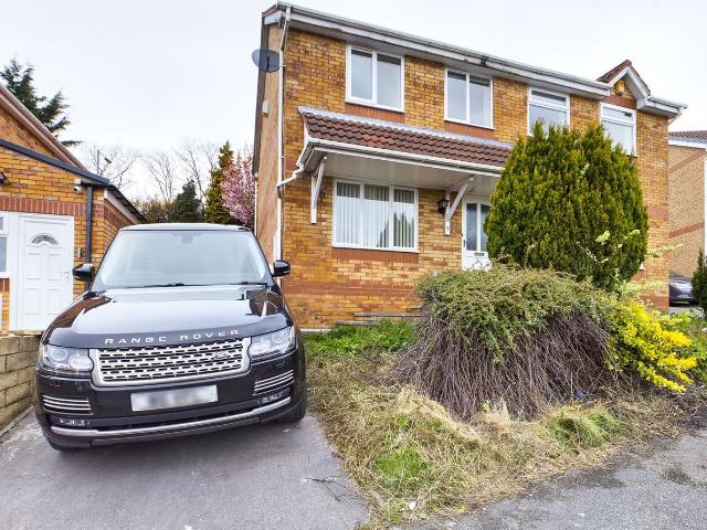 Ploughmans Croft, Bradford, West Yorkshire BD2, 3 bed semi detached house to rent, £1,000 pcm | PrimeLocation