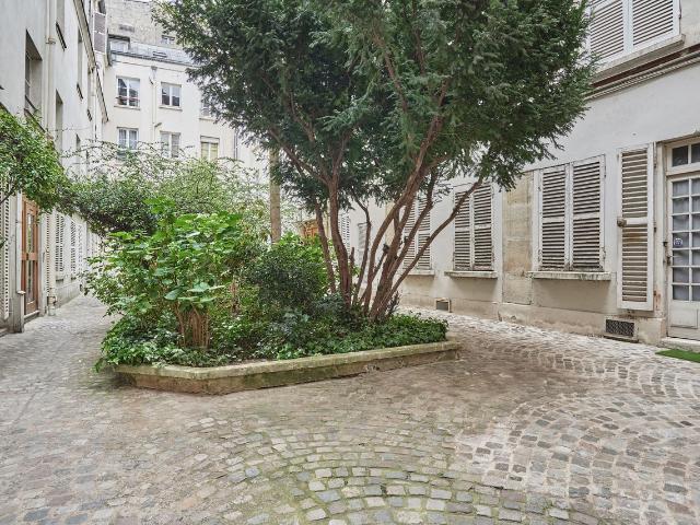 Ploutos 1 bedroom apartment in Jardin des Plantes, Paris Amsterdam Apartments for Rent