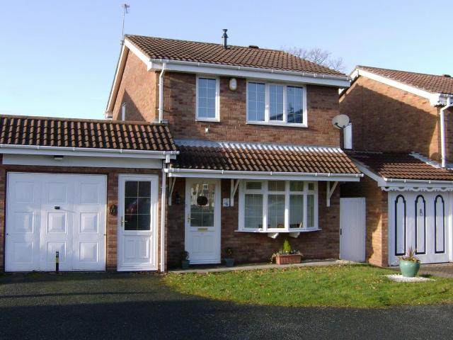 Plover Close, Featherstone WV10, 3 bed detached house to rent, £1,400 pcm | PrimeLocation