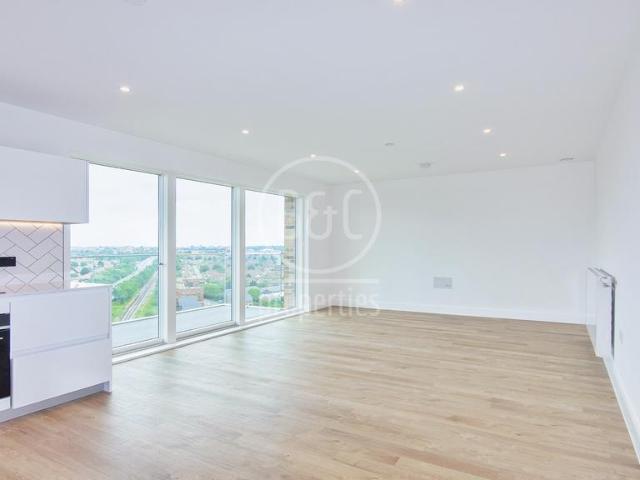 Plowden Road, Kidbrooke Village. 1 bed penthouse to rent £1,900 pcm £438 pw