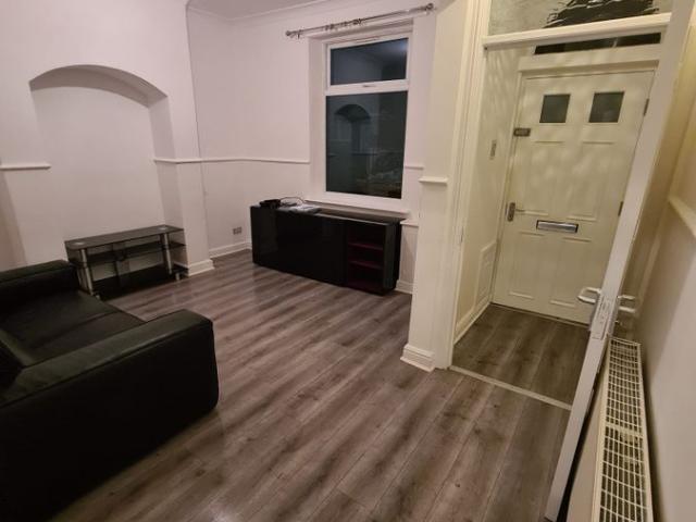 Plodder Lane, Bolton BL4, 2 bed end terrace house to rent, £995 pcm | PrimeLocation