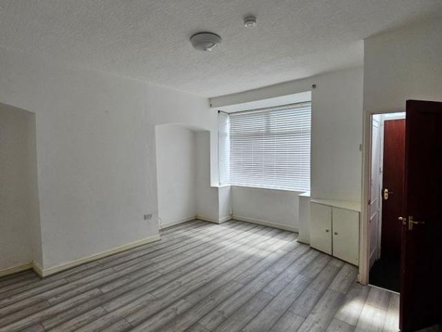 Plodder Lane, Bolton BL4, 3 bed terraced house to rent, £1,050 pcm | PrimeLocation