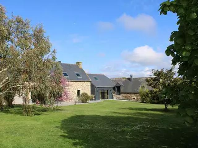 Ploëzal 22260 Achat / Vente maison 10 pièces t10 terrasse