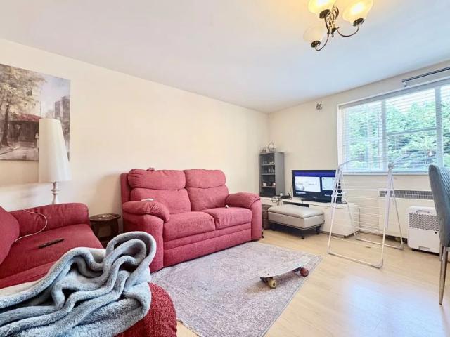 Plomer Avenue, HODDESDON