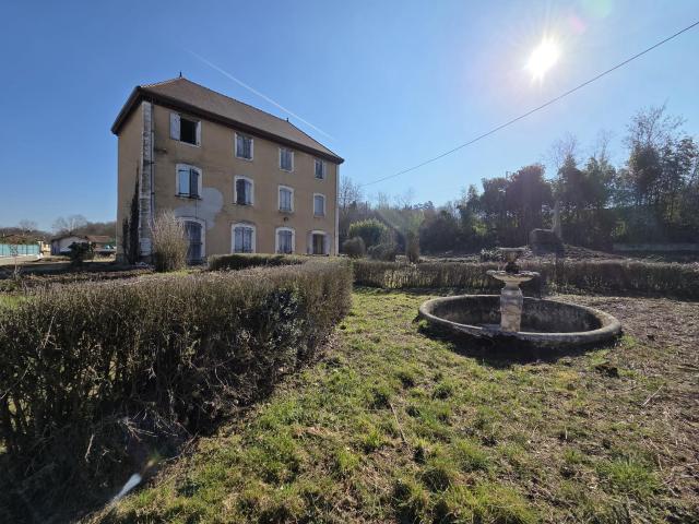Plateau à aménager de 133m2 à Saint Jean de Soudain avec jardin privatif