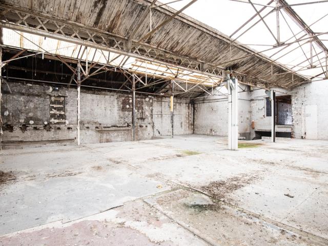 PLATEAU BRUT avec permis de construire valide 380m² Lille