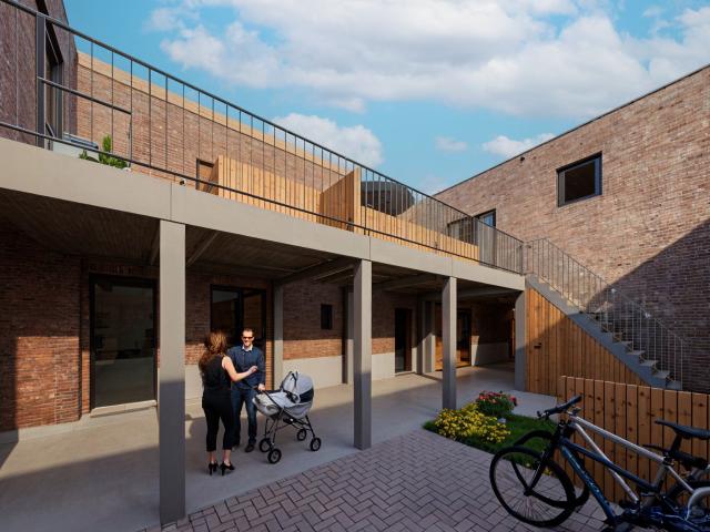 PLATEAU BRUT VIABILISE A AMENAGER AVEC TERRASSE ET PLACE DE PARKING 59112 ANNOEULLIN